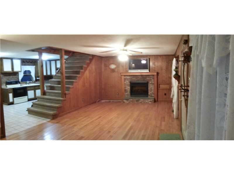 164 Bradford Road Westerly, RI 02808 - Photo 6 of 24 Living Room.