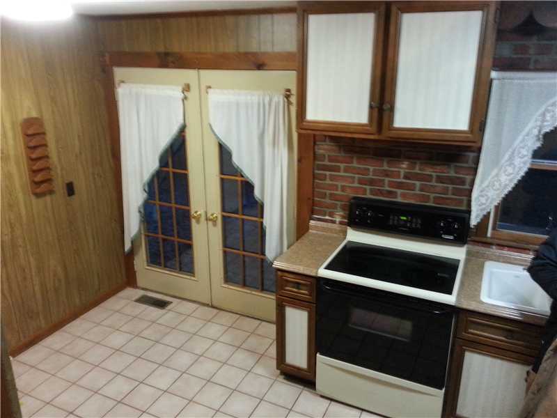 164 Bradford Road Westerly, RI 02808 - Photo 7 of 24 Kitchen.