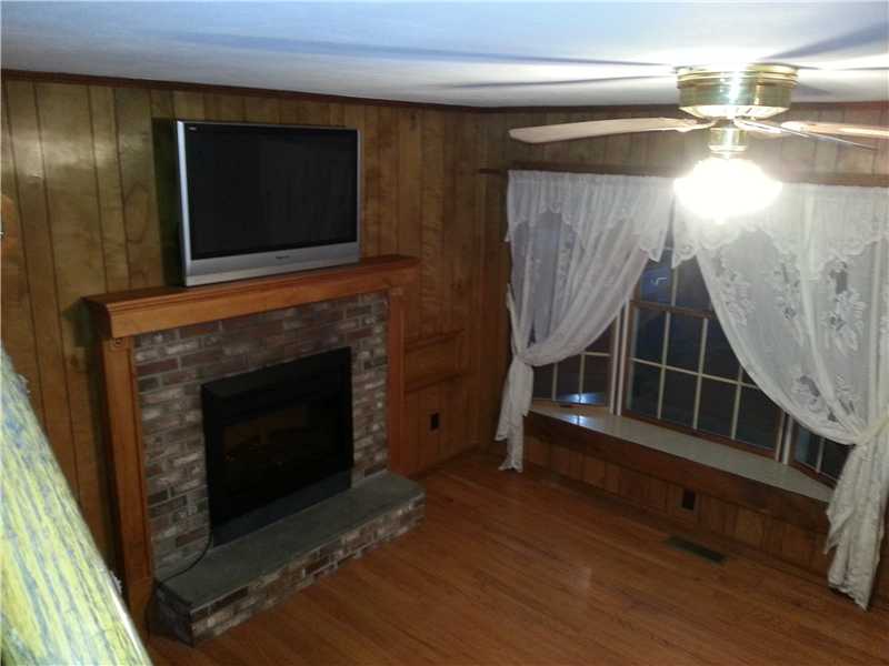 164 Bradford Road Westerly, RI 02808 - Photo 8 of 24 Living Room.