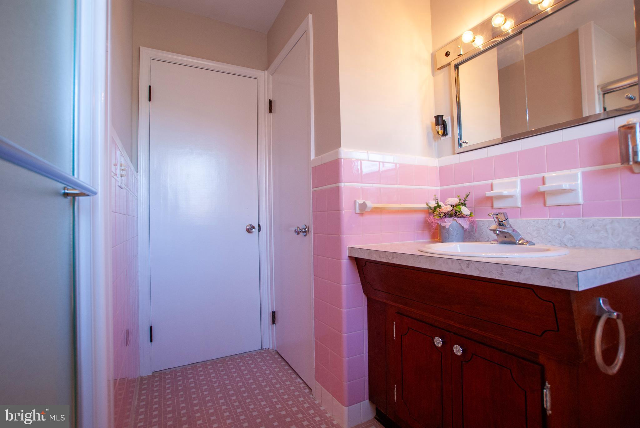 23 Doreen Road Hamilton, NJ 08690 - Photo 22 of 41 Full Bath