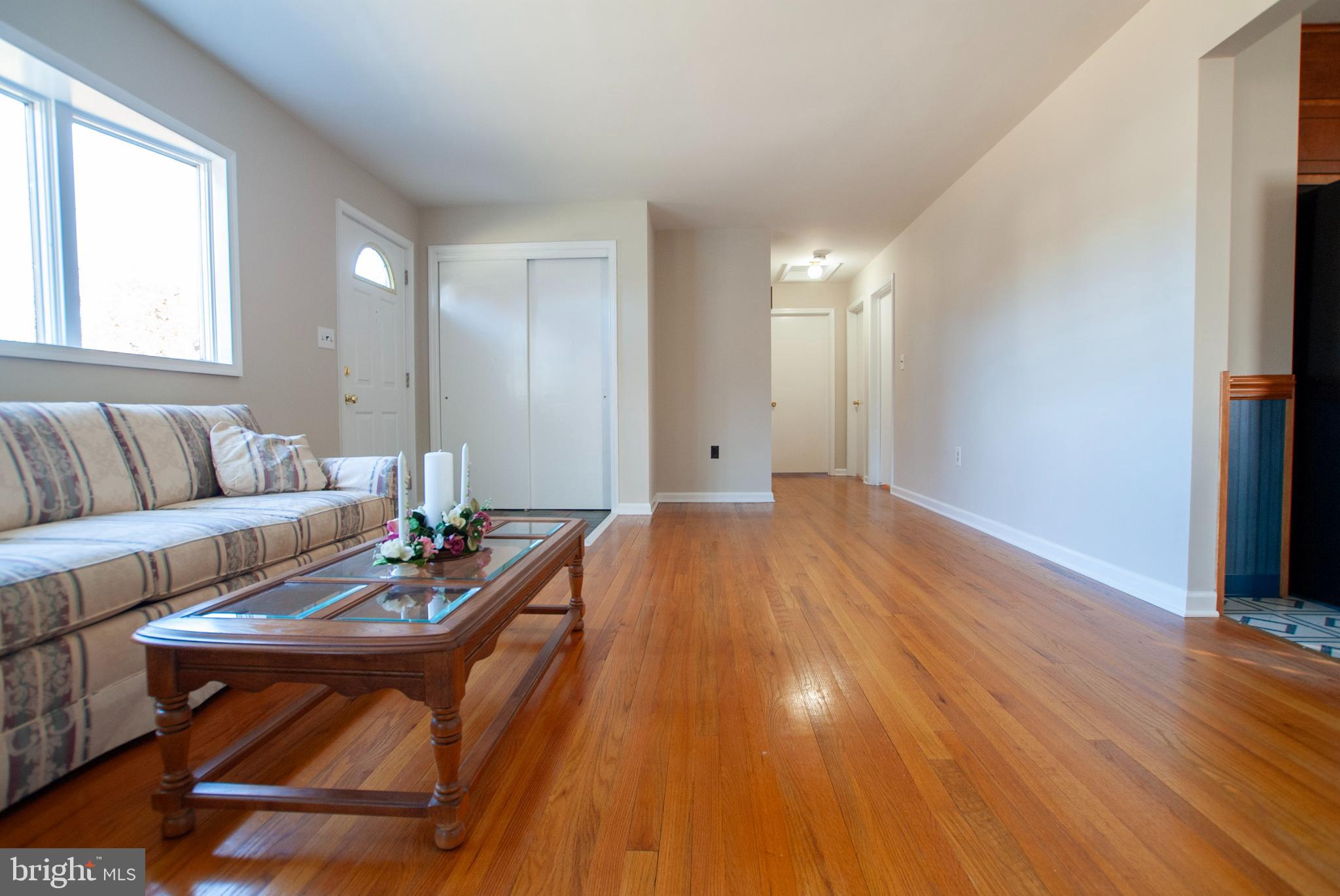 23 Doreen Road Hamilton, NJ 08690 - Photo 6 of 41 Living Room