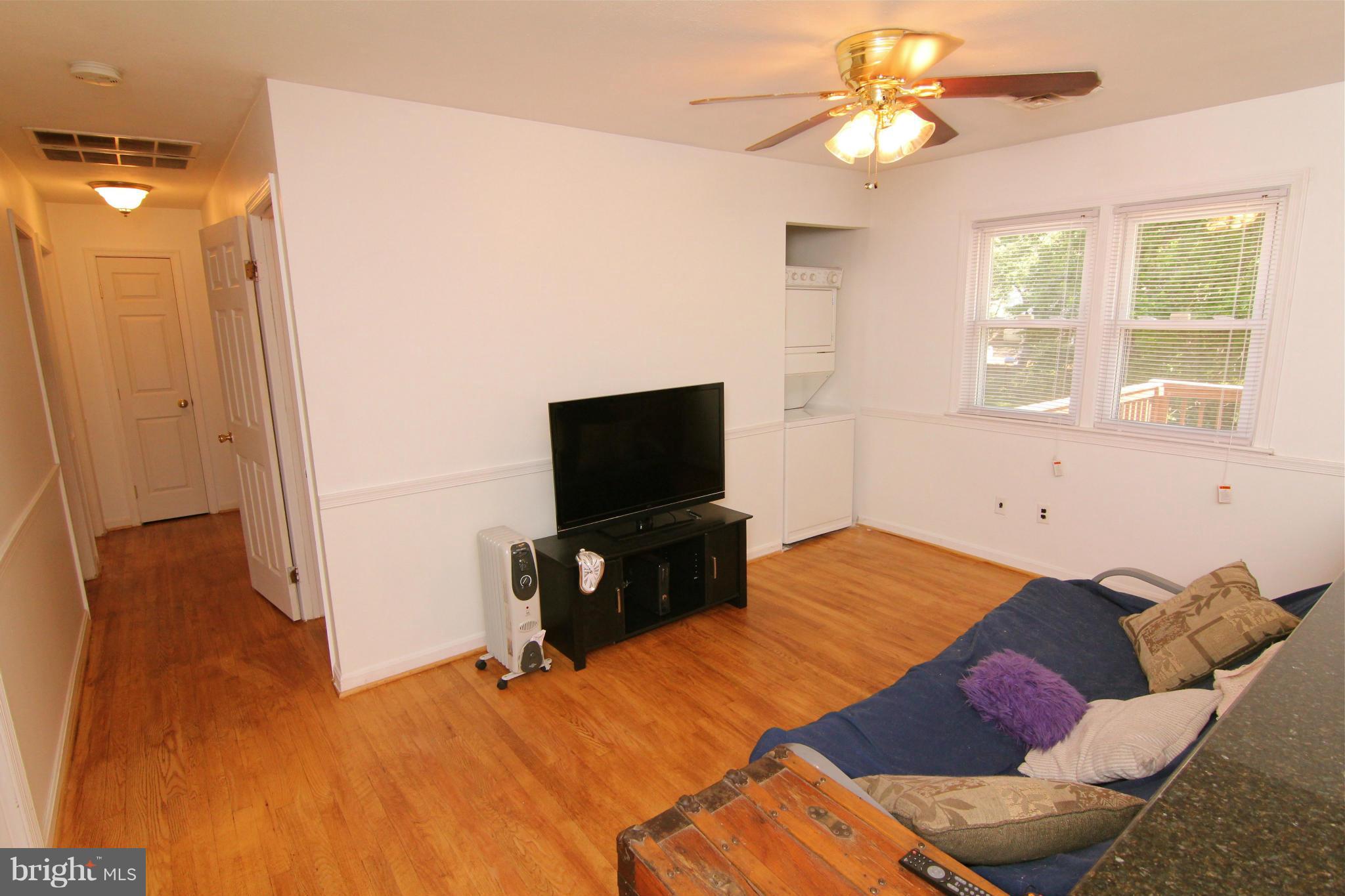 1508 Featherstone Road Woodbridge, VA 22191 - Photo 4 of 22 Dining Room