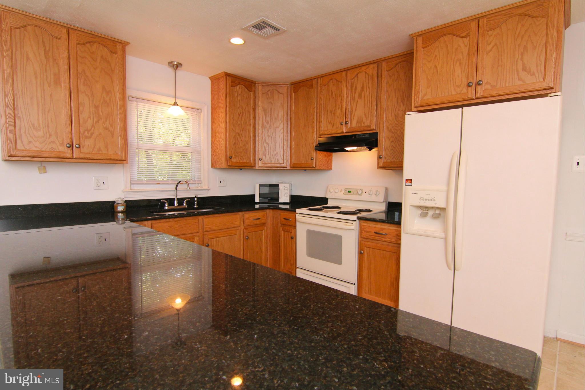 1508 Featherstone Road Woodbridge, VA 22191 - Photo 8 of 22 Kitchen