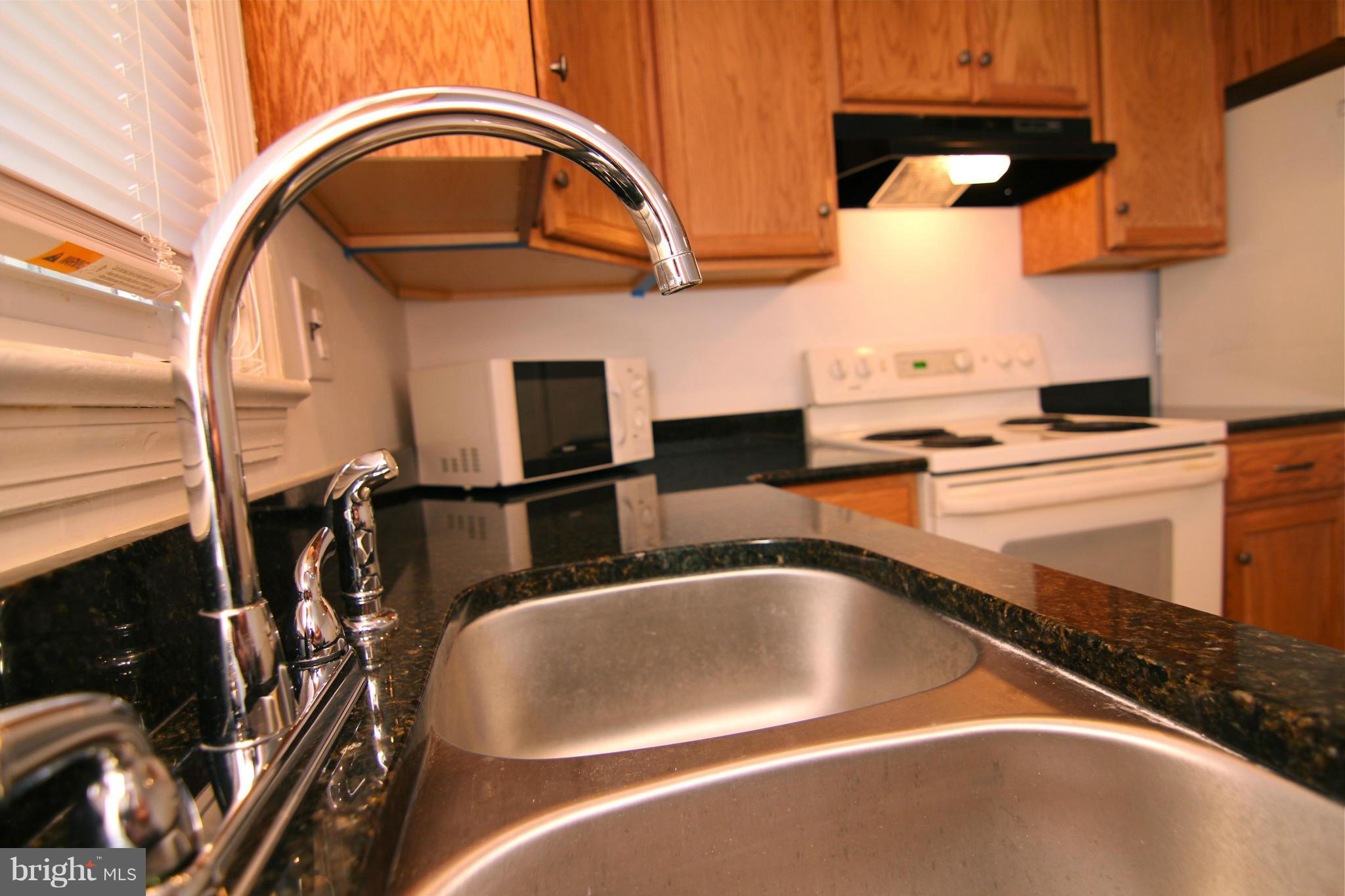 1508 Featherstone Road Woodbridge, VA 22191 - Photo 9 of 22 Kitchen