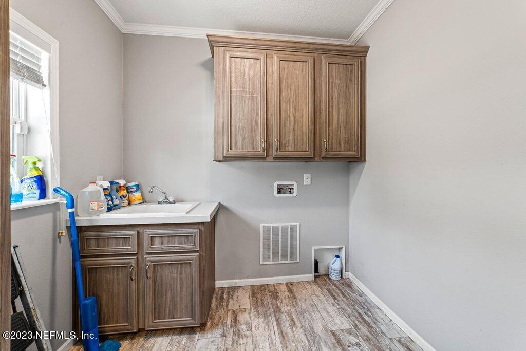 247 Bird Road Jacksonville, FL 32218 - Photo 30 of 42 Laundry Room