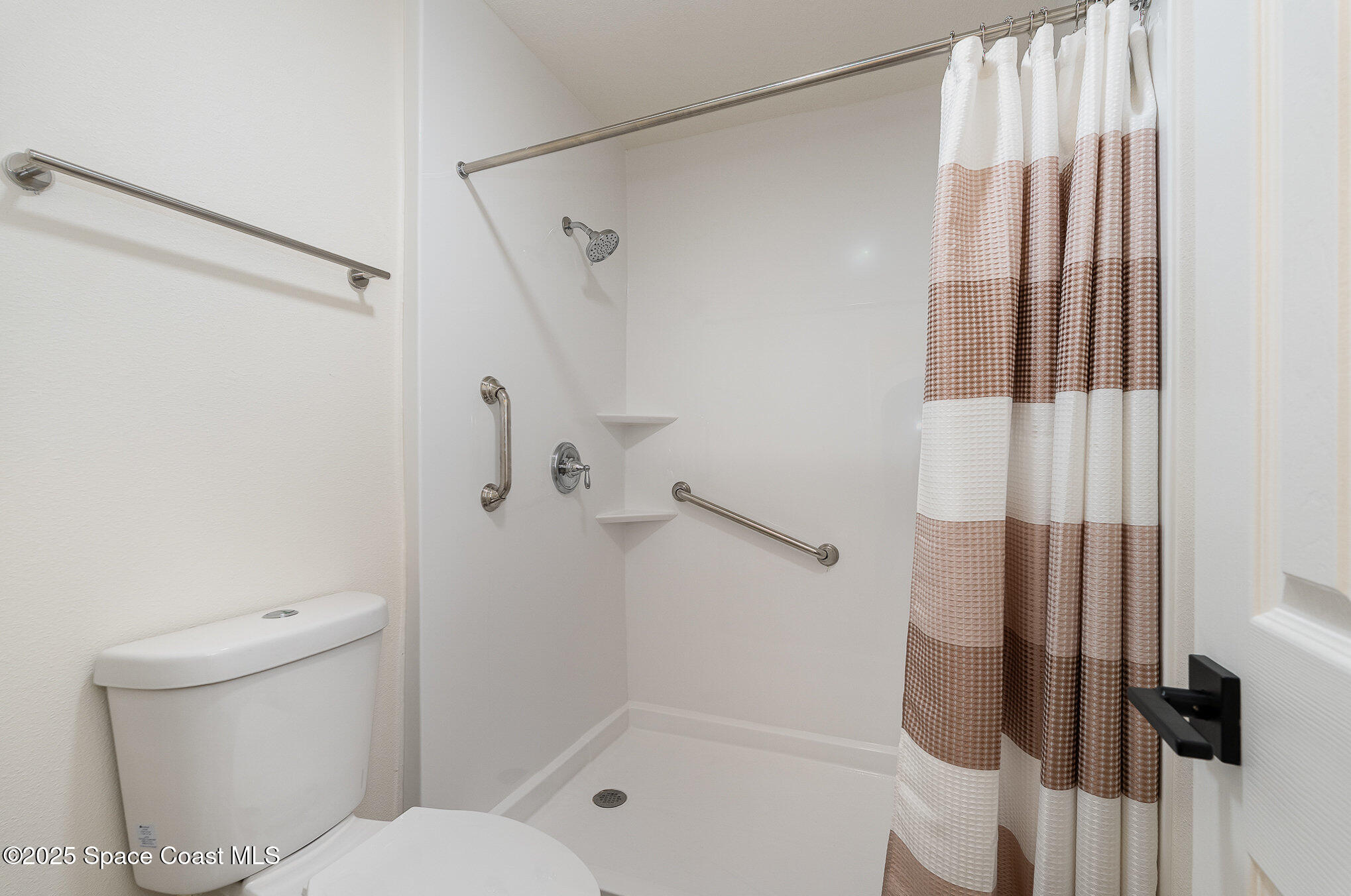 2111 Spring Creek Circle Palm Bay, FL 32905 - Photo 16 of 32 Master Bathroom