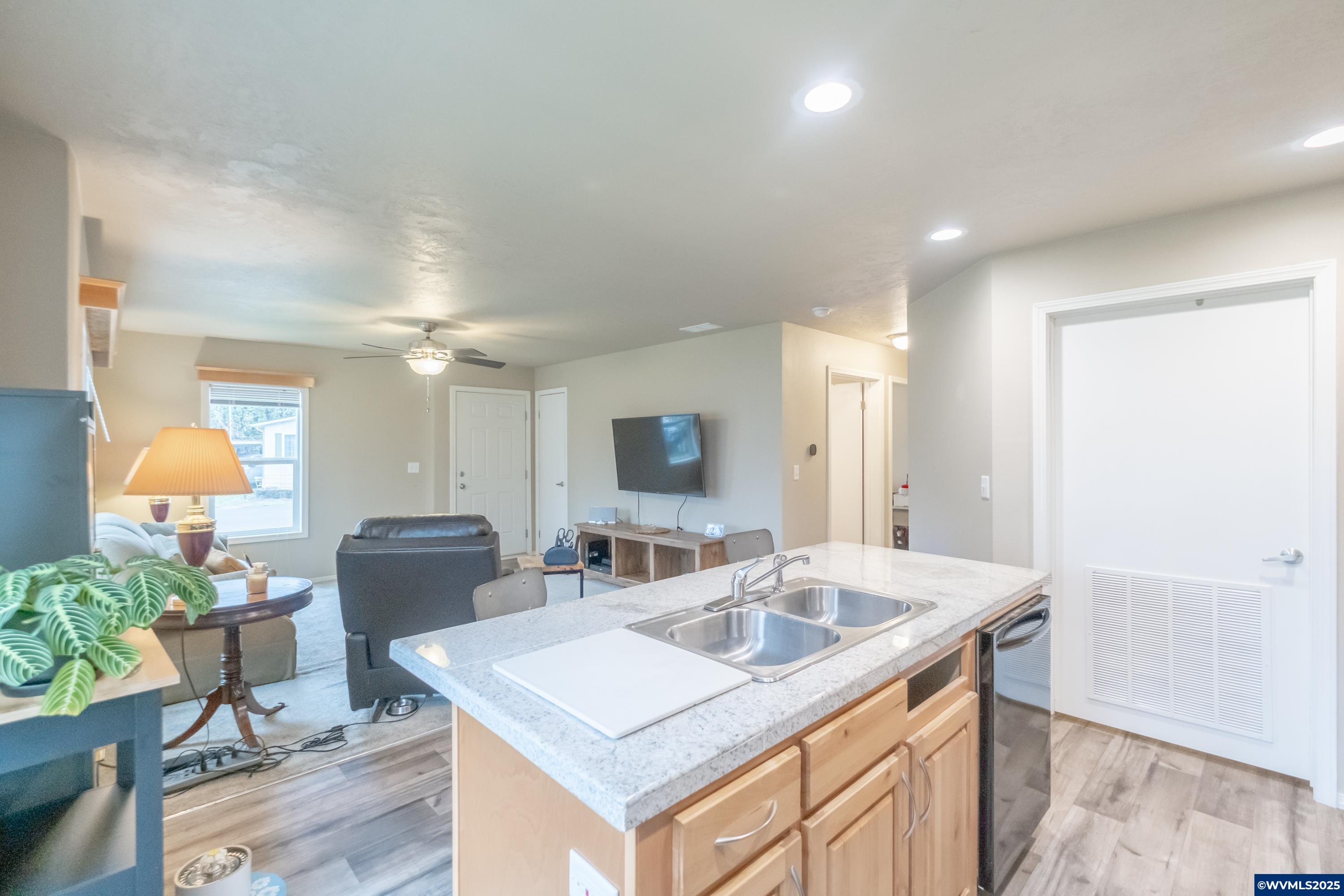 34505 Riverside Drive, Unit 15 Albany, OR 97321 - Photo 16 of 48 Gallery Image 16