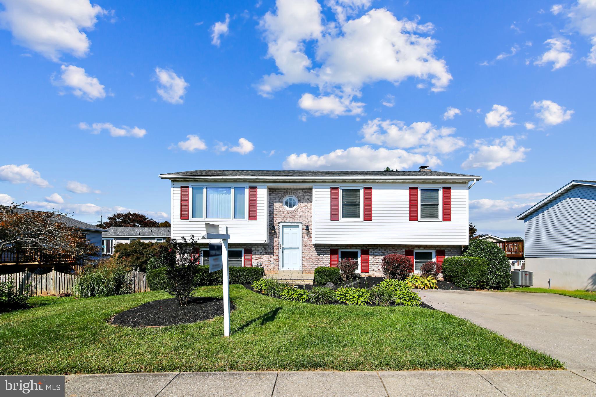 8 Centerside Road Mount Airy, MD 21771 - Photo 1 of 29 Welcome to 8 Centerside Rd!