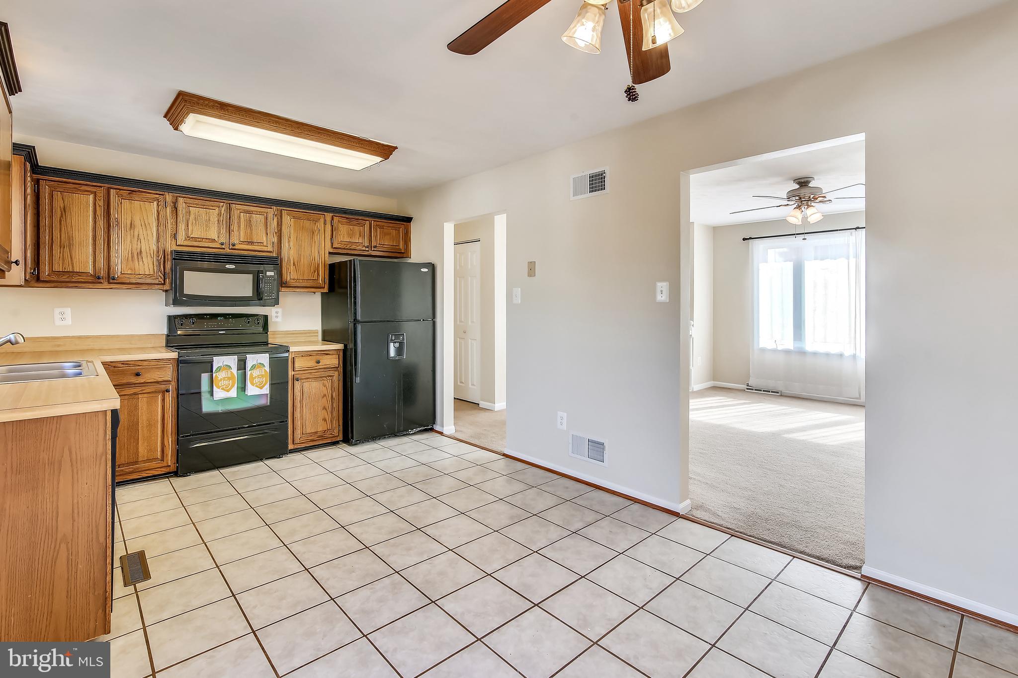 8 Centerside Road Mount Airy, MD 21771 - Photo 2 of 29 Kitchen