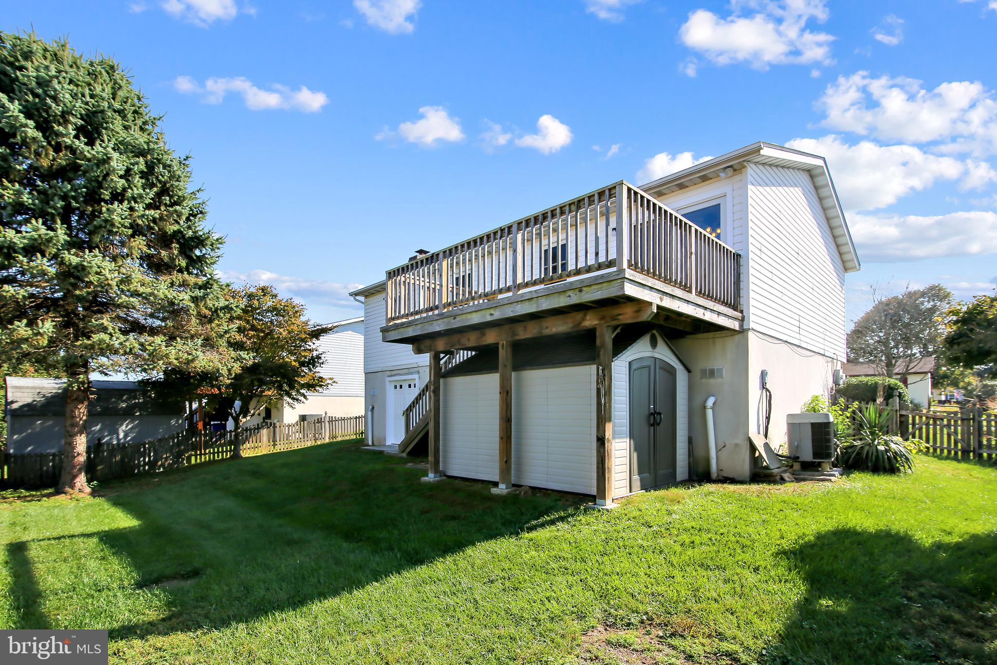 8 Centerside Road Mount Airy, MD 21771 - Photo 28 of 29 Large back yard with shed