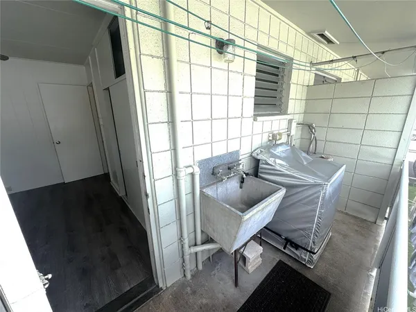 $1,700 | 2307 Fern Street, Unit 4, Honolulu, HI 96826