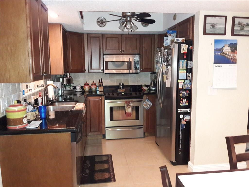 9265 Southwest 61st Way, Unit C Boca Raton, FL 33428 - Photo 6 of 25 Photo 6