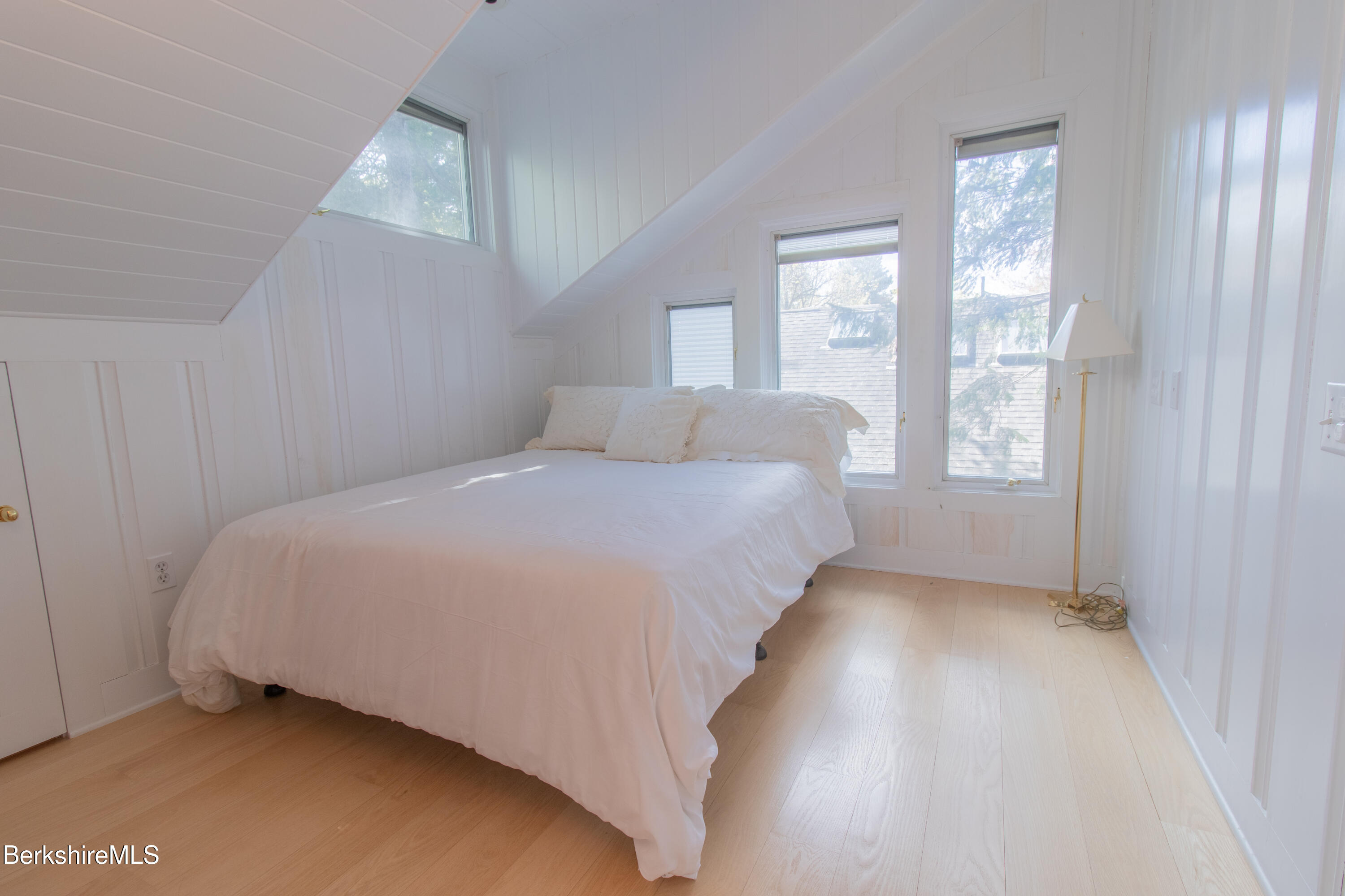 10 Mahkeenac Shores Road Stockbridge, MA 01262 - Photo 43 of 50 BR 4 south side