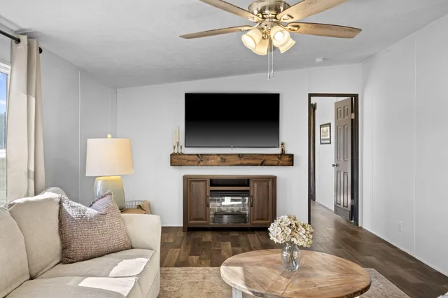 $308,000 | 232 Palace Drive, Cross, SC 29436