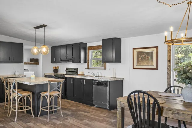 $308,000 | 232 Palace Drive, Cross, SC 29436