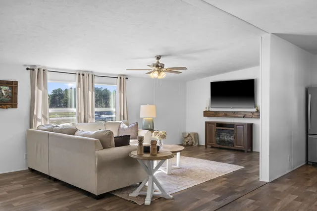 $308,000 | 232 Palace Drive, Cross, SC 29436