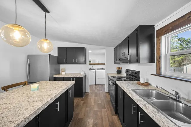 $308,000 | 232 Palace Drive, Cross, SC 29436