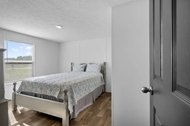 $308,000 | 232 Palace Drive, Cross, SC 29436