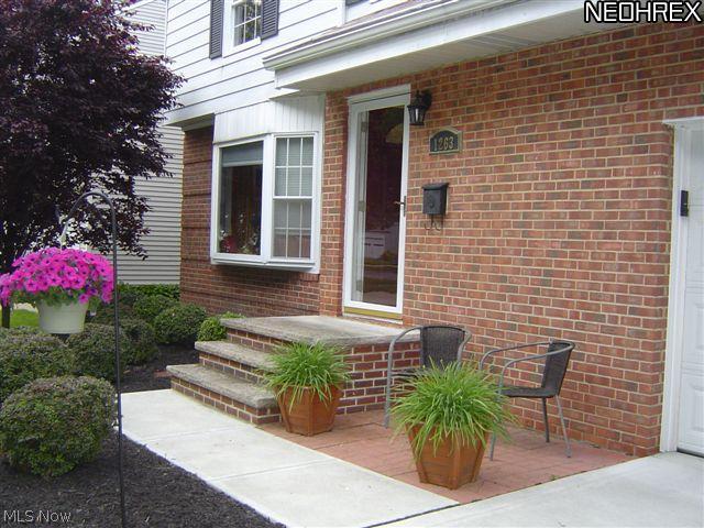 1263 Ford Road Lyndhurst, OH 44124 - Photo 2 of 25