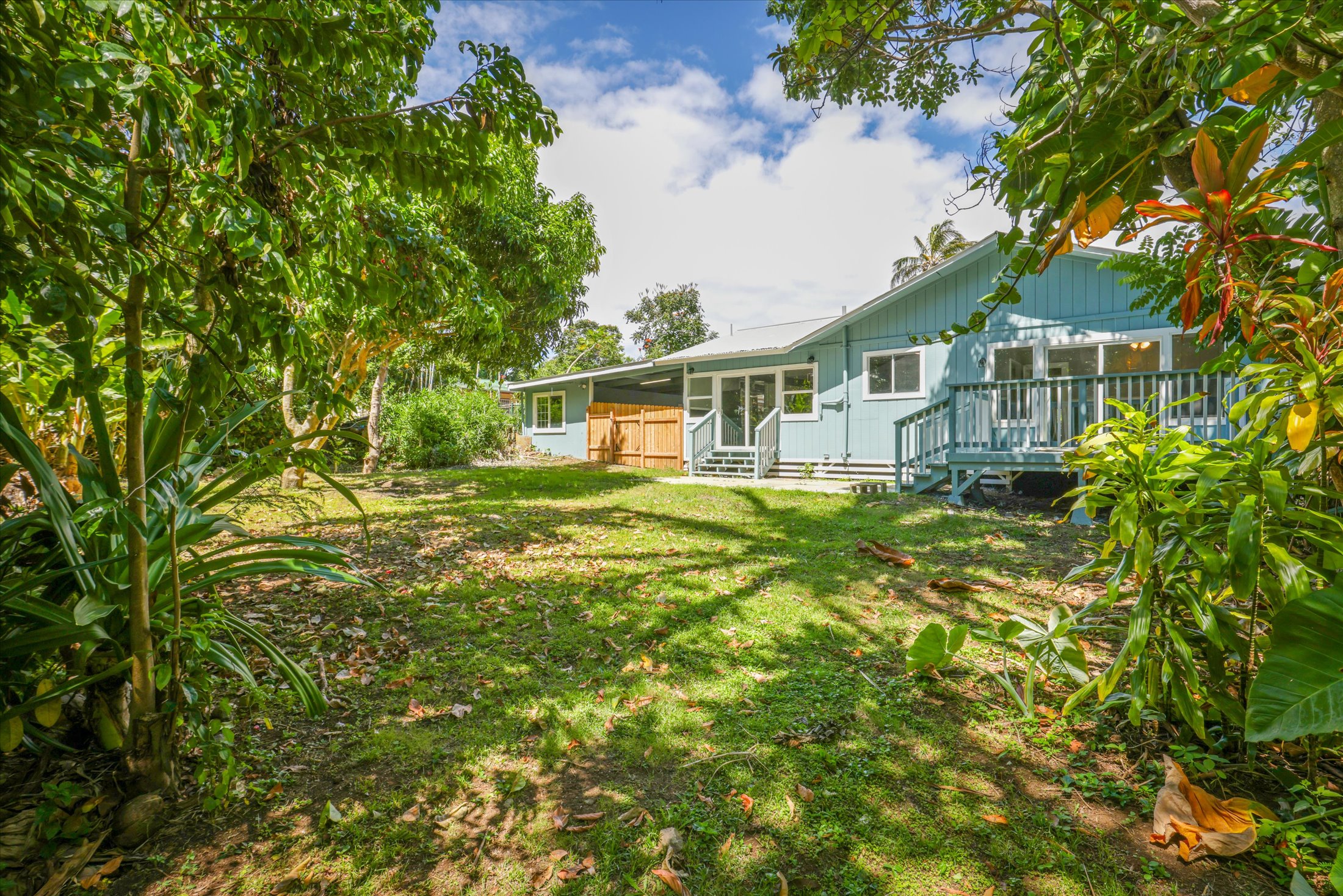55-545 Hawi Road Hawi, HI 96719 - Photo 22 of 27 a front view of a house with a garden