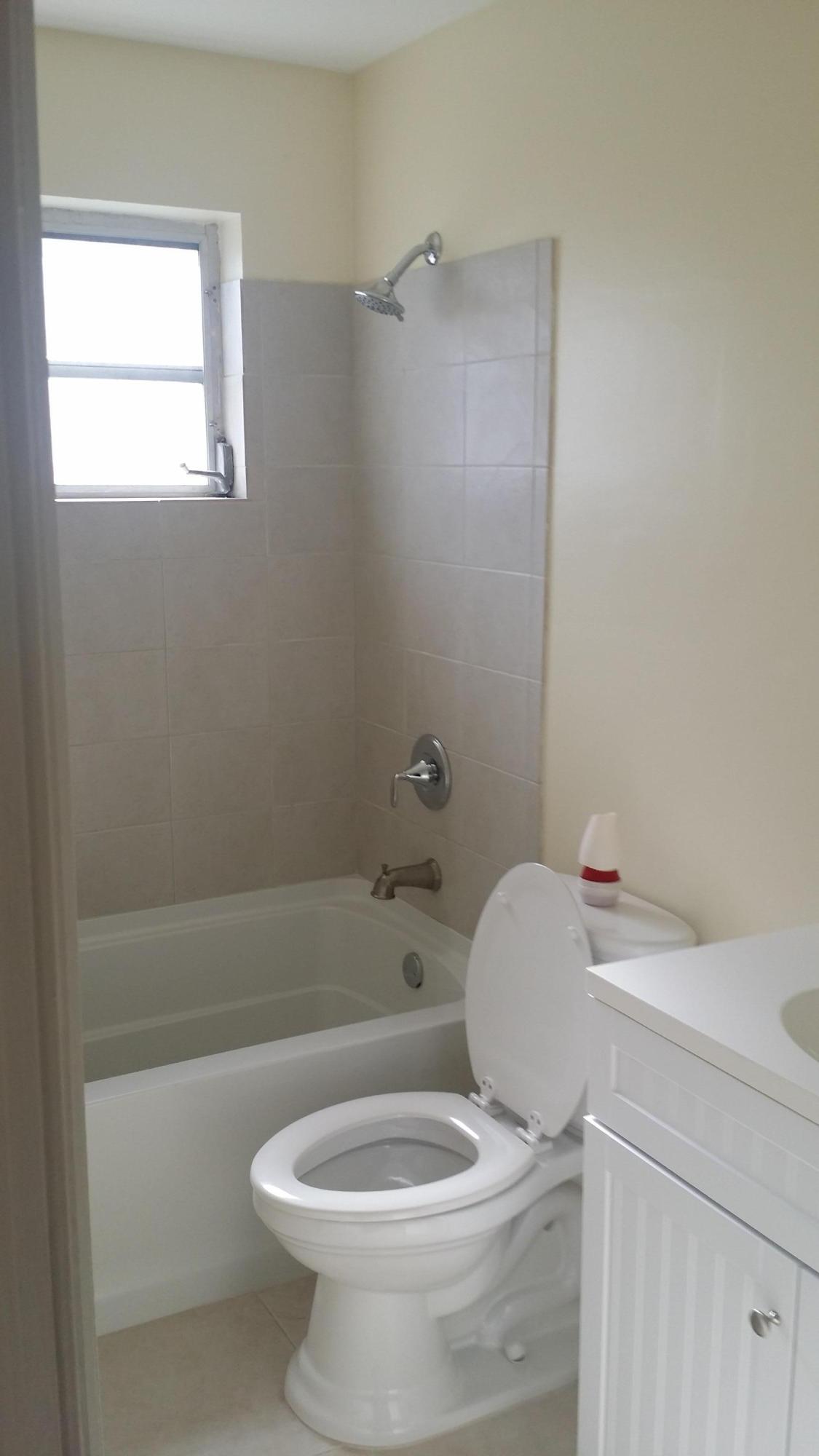440 West 31st Street Riviera Beach, FL 33404 - Photo 6 of 8 bathroom