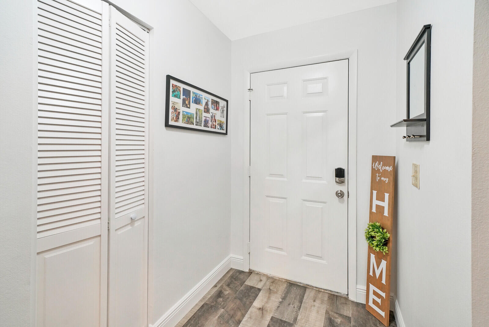 113 Pinewood Court Jupiter, FL 33458 - Photo 21 of 26 Entry Way