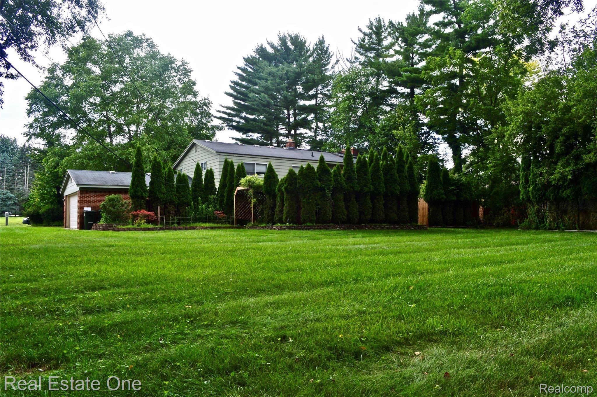 735 Leinster Road Rochester, MI 48309 - Photo 4 of 22 DSC_0014.jpg