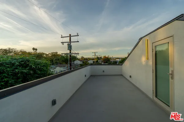 $6,800 | 4041 Sawtelle Boulevard, Unit B, Los Angeles, CA 90066
