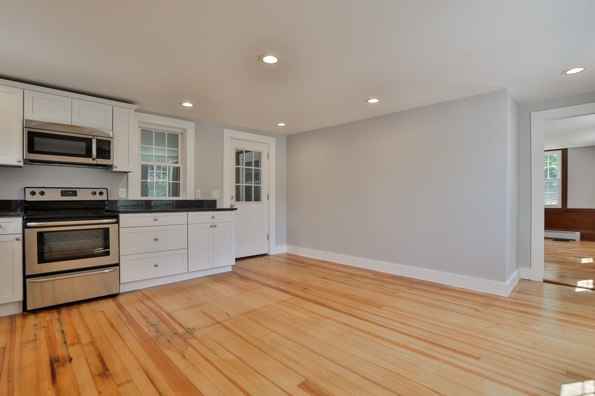 77 N Road Kingston, NH 03848 - Photo 15 of 36