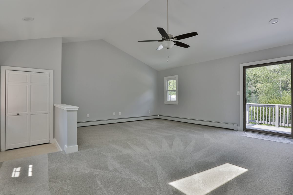 77 N Road Kingston, NH 03848 - Photo 18 of 36