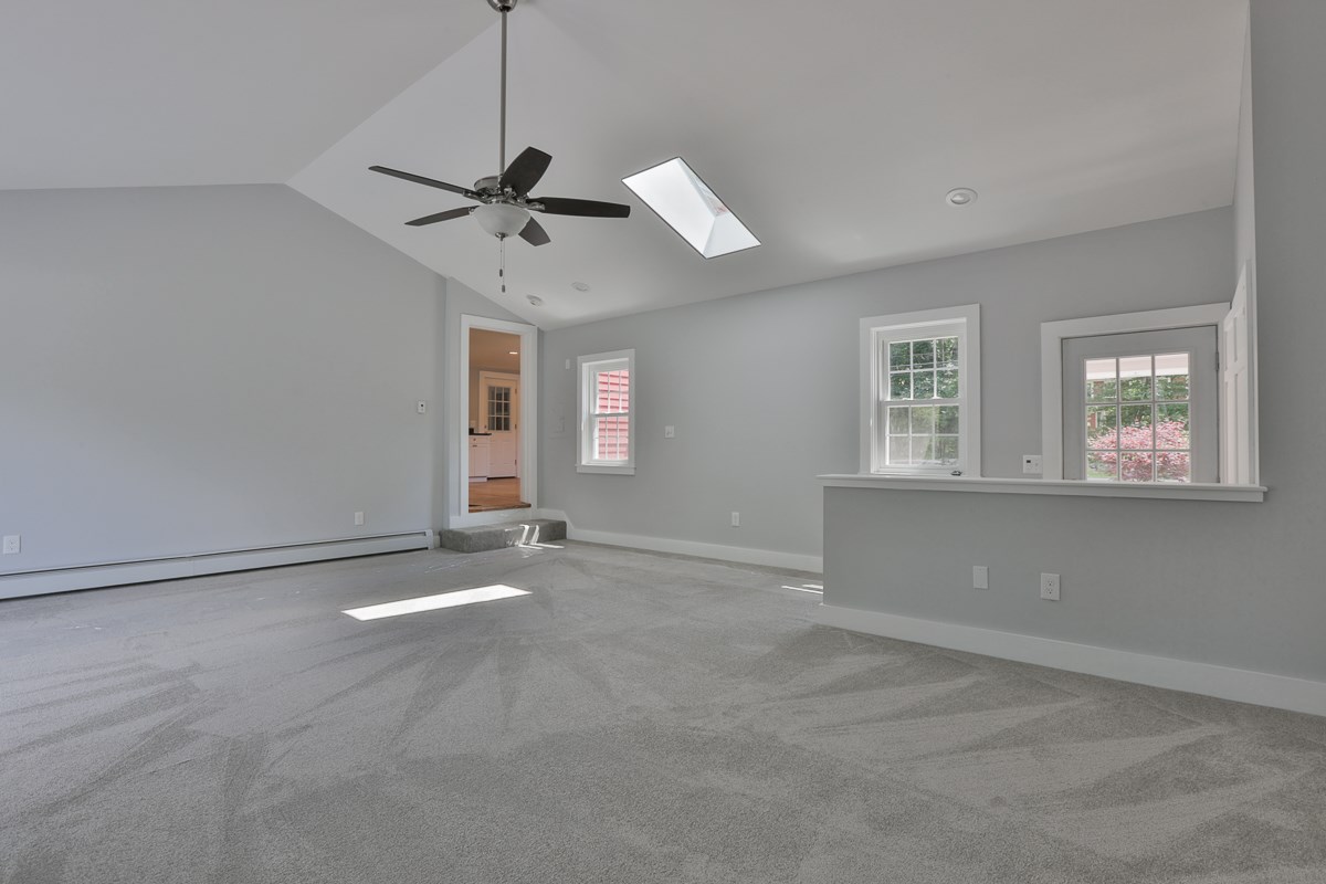 77 N Road Kingston, NH 03848 - Photo 20 of 36
