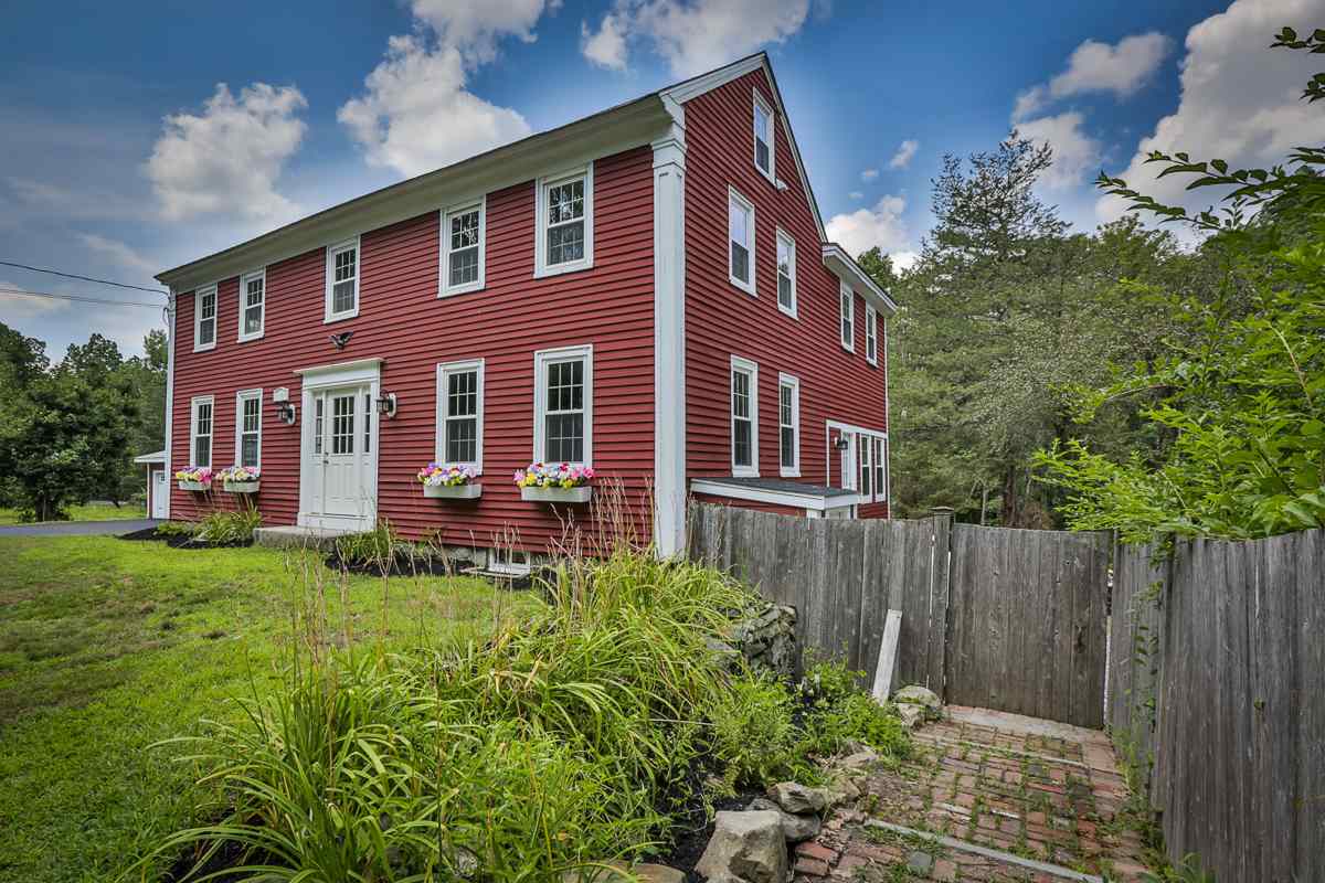 77 N Road Kingston, NH 03848 - Photo 3 of 36