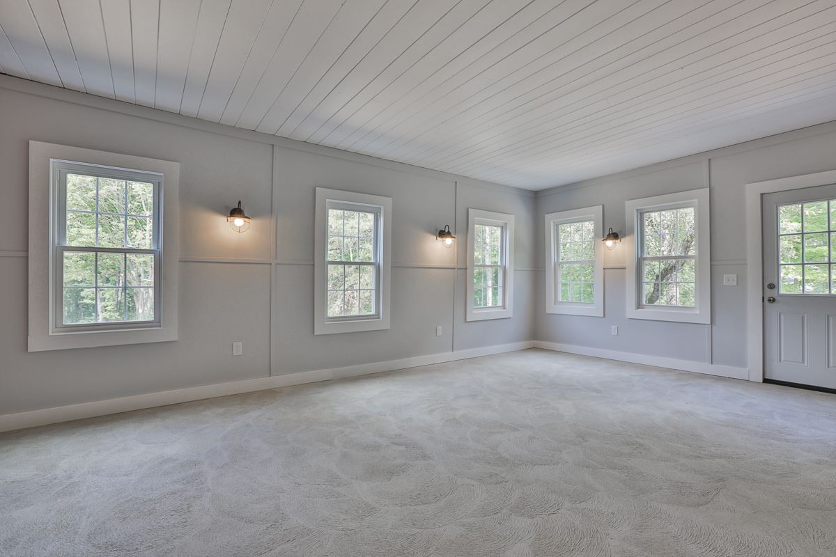 77 N Road Kingston, NH 03848 - Photo 22 of 36