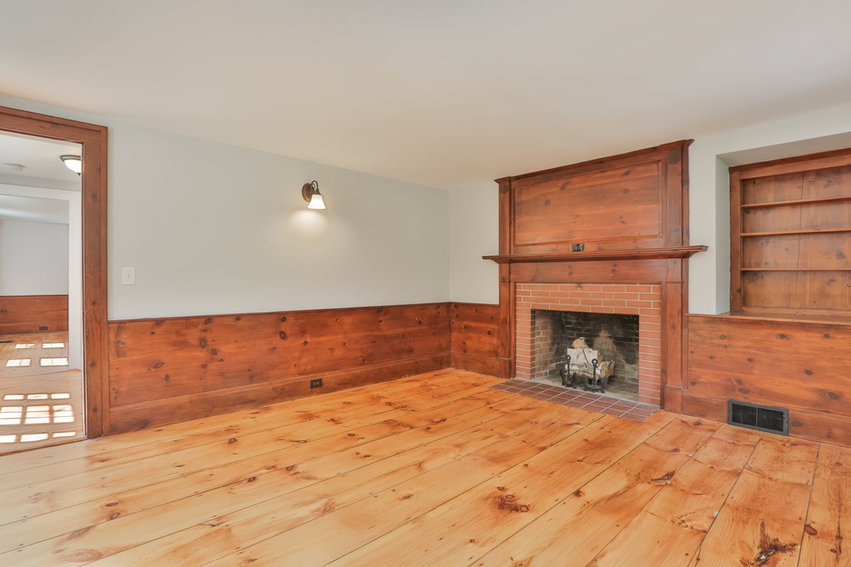 77 N Road Kingston, NH 03848 - Photo 10 of 36
