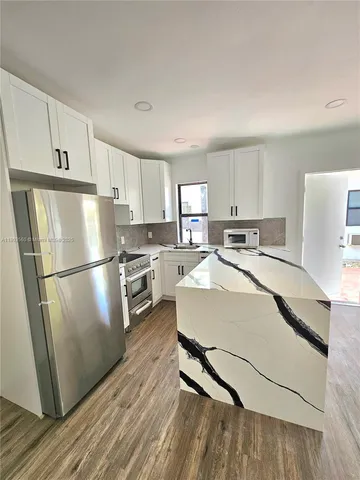 $1,895 | 1946 Pierce Street, Unit 8, Hollywood, FL 33020