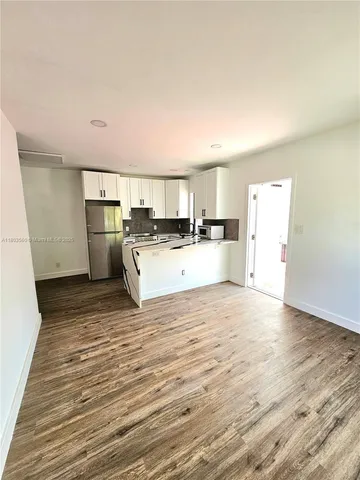 $1,895 | 1946 Pierce Street, Unit 8, Hollywood, FL 33020