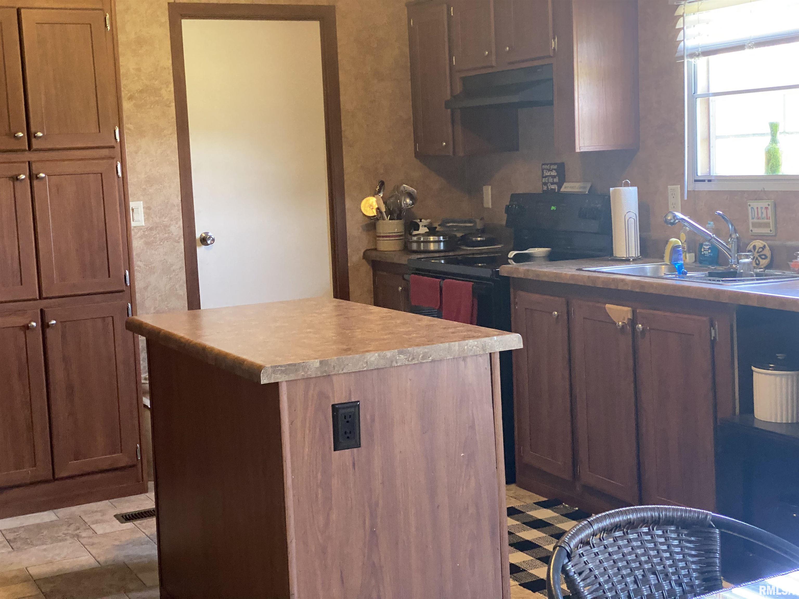 23690 Meadowlark Road Carrier Mills, IL 62917 - Photo 14 of 38