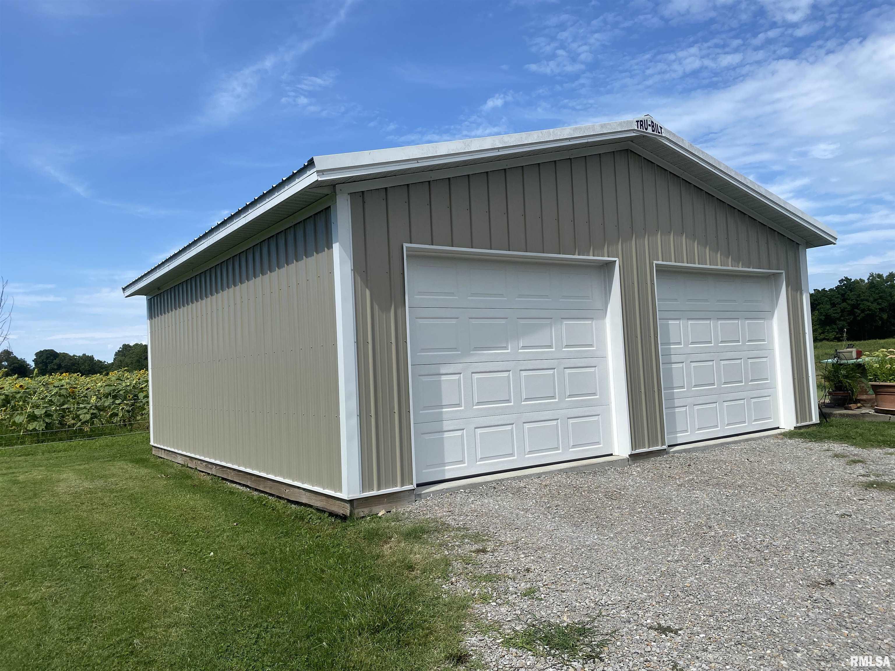 23690 Meadowlark Road Carrier Mills, IL 62917 - Photo 2 of 38