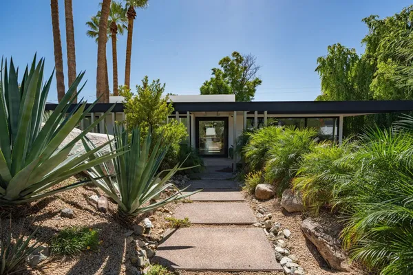 $10,800 | 5311 East Mitchell Drive, Phoenix, AZ 85018