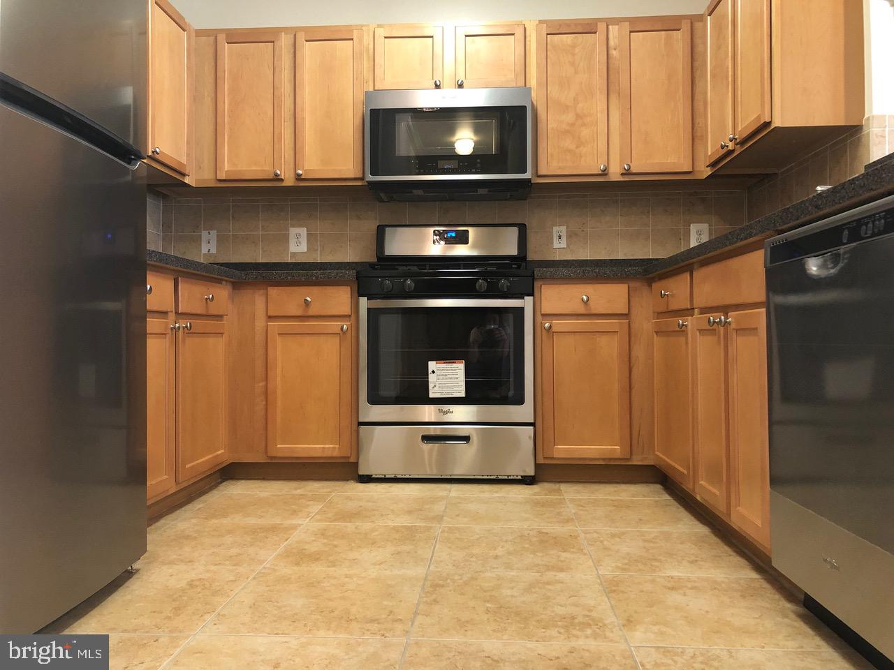 12000 Market Street, Unit 355 Reston, VA 20190 - Photo 7 of 26 stainless steel appliances