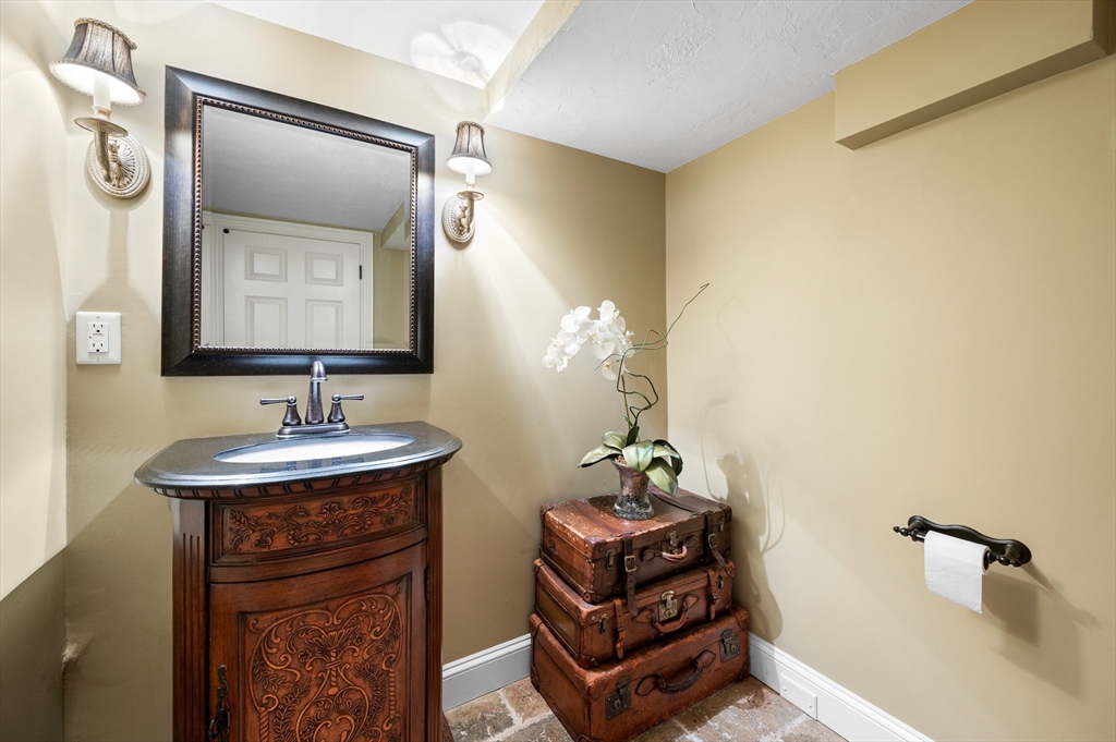 24 Old Farm Road Hopkinton, MA 01748 - Photo 28 of 35 Gallery Image 28