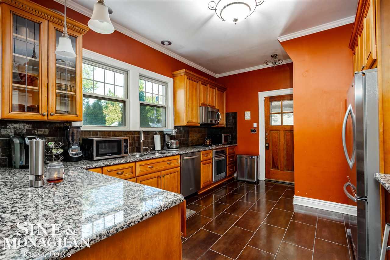 954 Barrington Road Grosse Pointe Park, MI 48230 - Photo 10 of 44