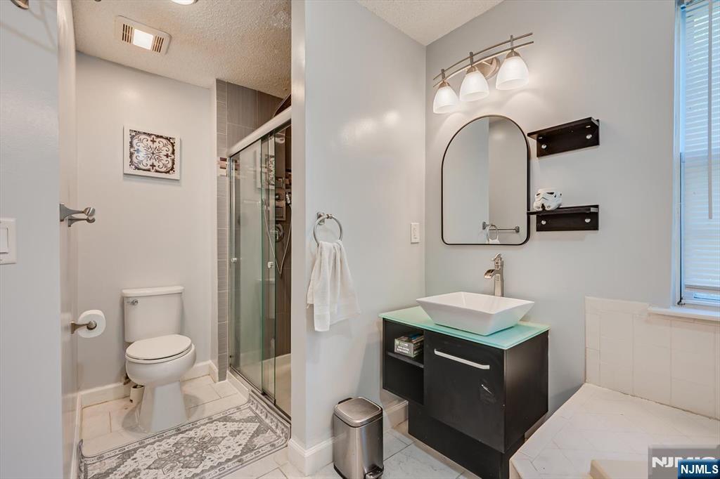 202 Prestwick Way, Unit 202 Edison, NJ 08820 - Photo 25 of 34