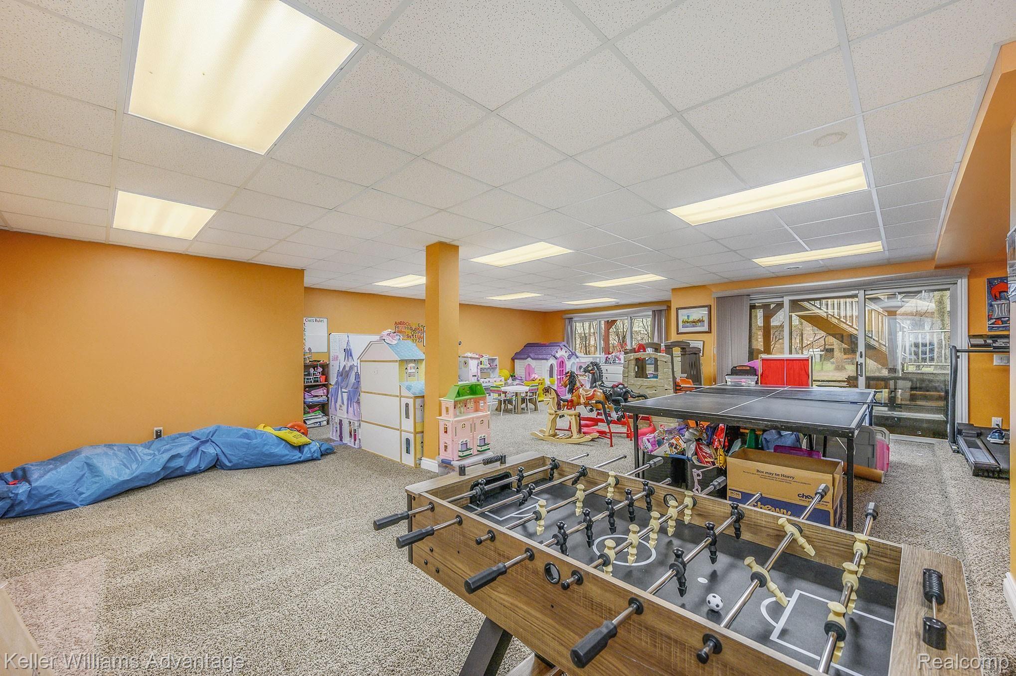 6940 Drake Road West Bloomfield, MI 48322 - Photo 28 of 59 6940-Drake_42.jpg