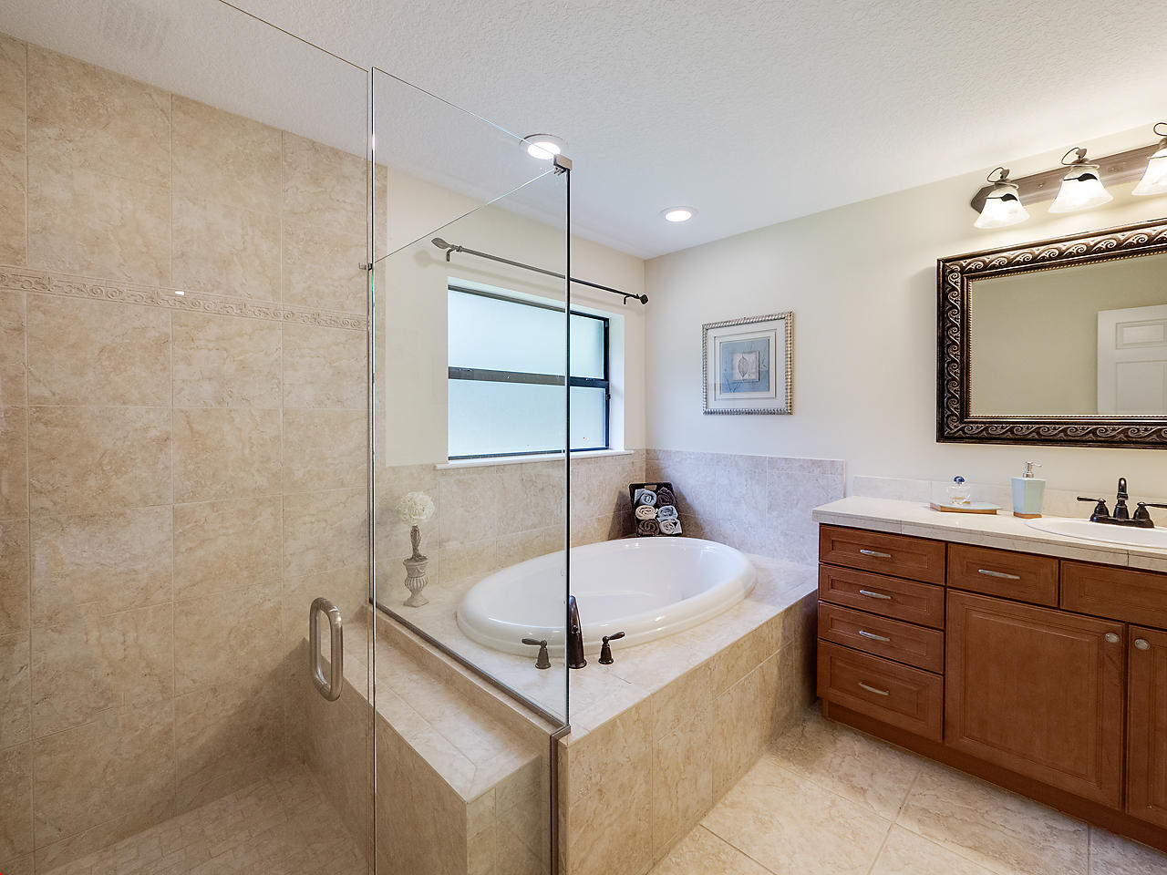 10409 Trailwood Circle Jupiter, FL 33478 - Photo 15 of 43 MasterBath-Inlaw