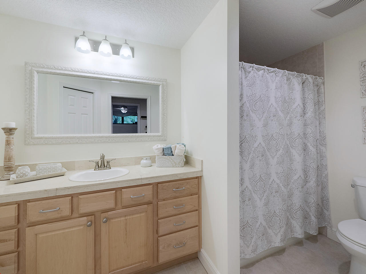 10409 Trailwood Circle Jupiter, FL 33478 - Photo 18 of 43 Bath2