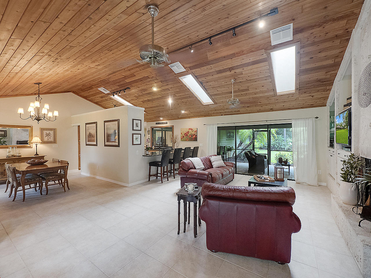 10409 Trailwood Circle Jupiter, FL 33478 - Photo 9 of 43 Living-Dining