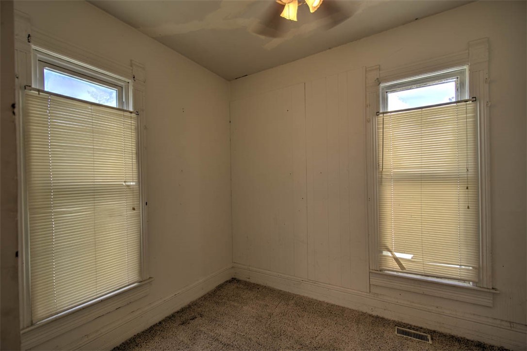 217 South Locust Street Maroa, IL 61756 - Photo 13 of 20