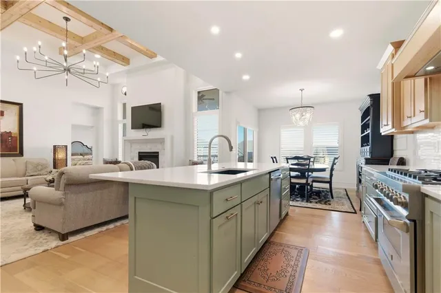 $699,900 | 1121 Southwest Brookside Court, Lee's Summit, MO 64064