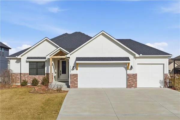 $689,900 | 1121 Southwest Brookside Court, Lee's Summit, MO 64064